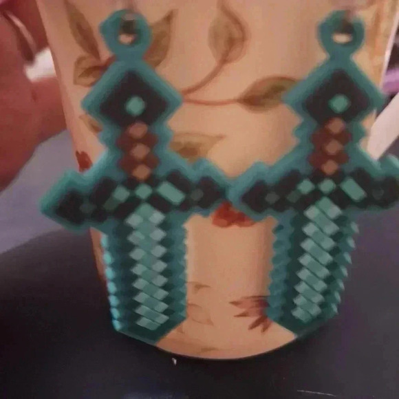 Minecraft earrings - Picture 2 of 2